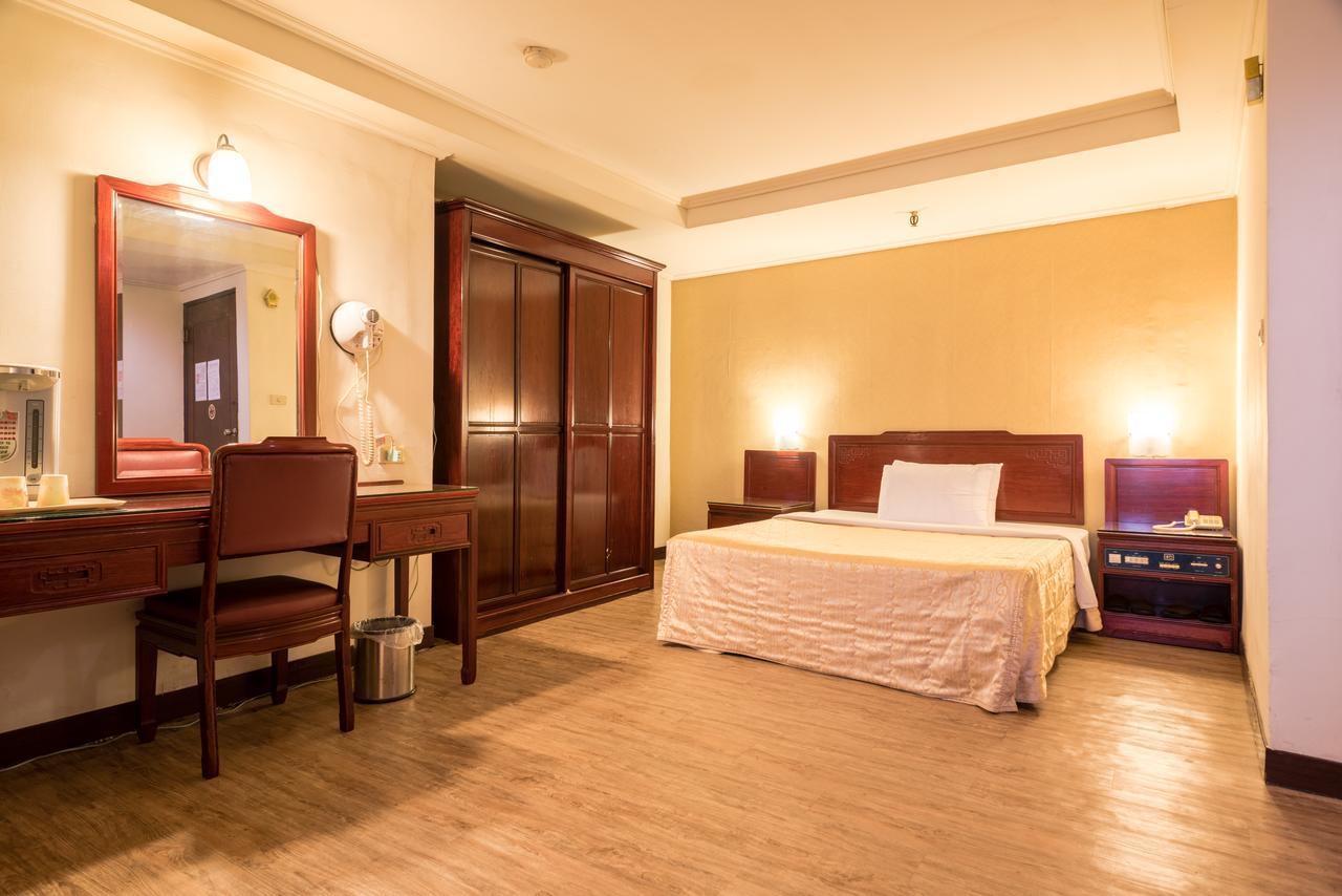 Galaxy Hotel Тайчжун Екстер'єр фото