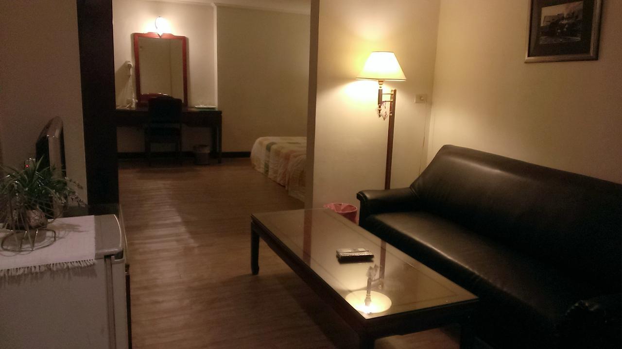 Galaxy Hotel Тайчжун Екстер'єр фото