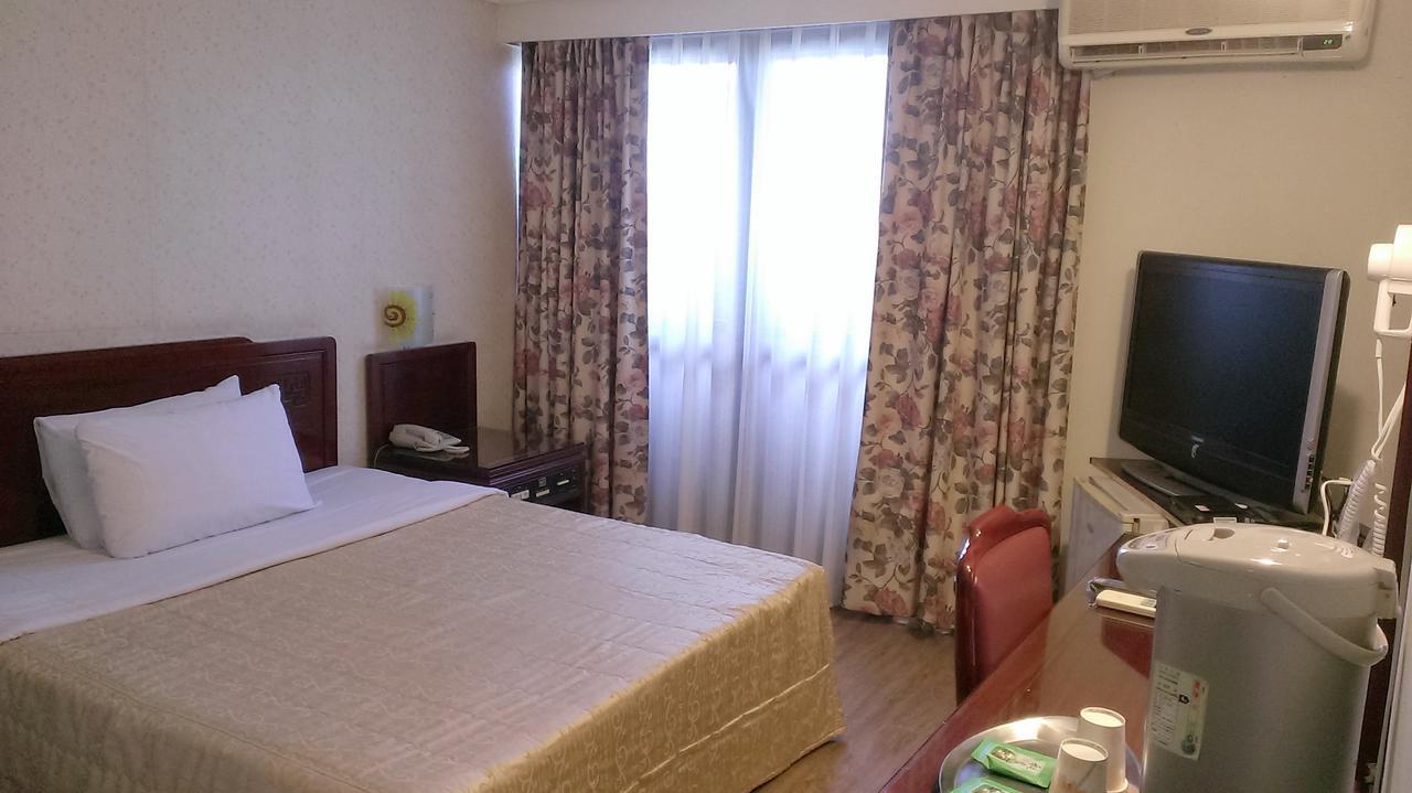 Galaxy Hotel Тайчжун Екстер'єр фото
