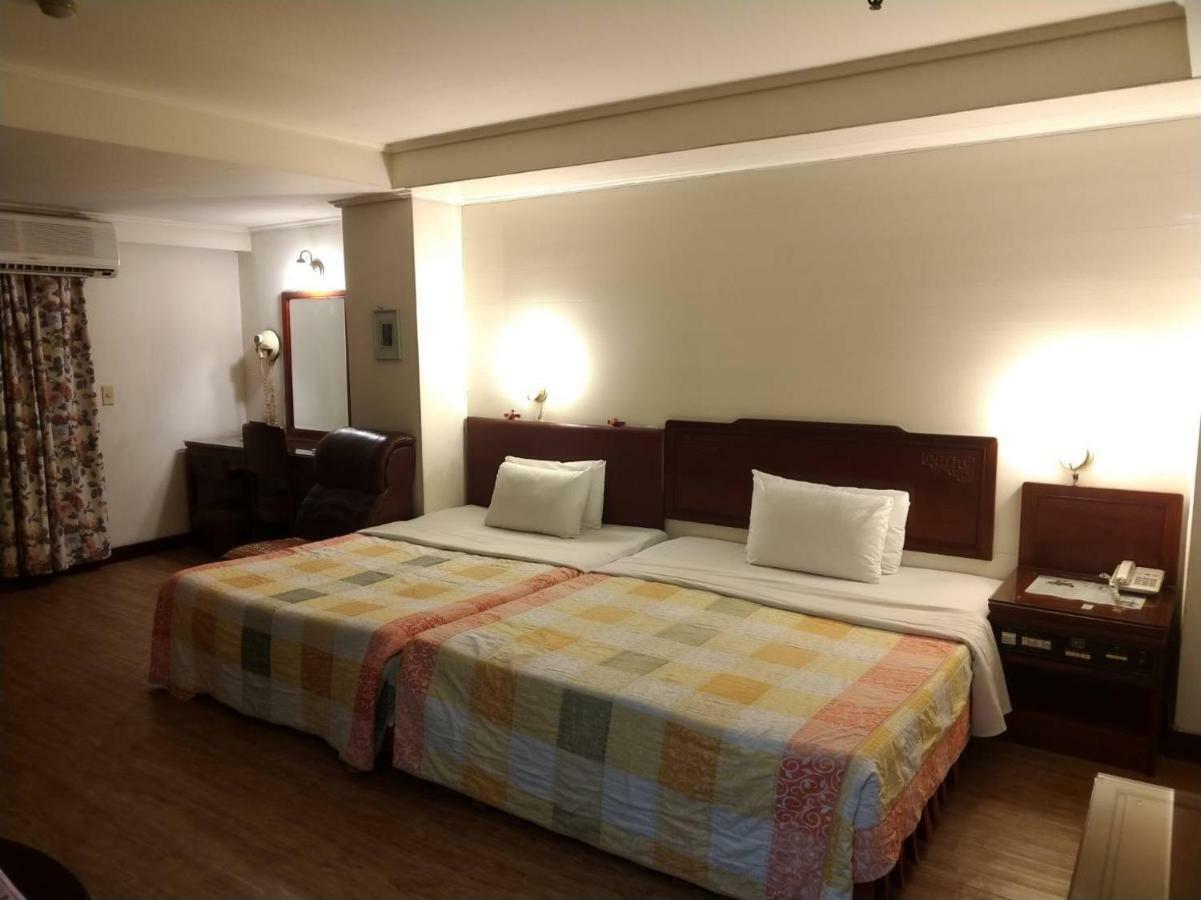 Galaxy Hotel Тайчжун Екстер'єр фото